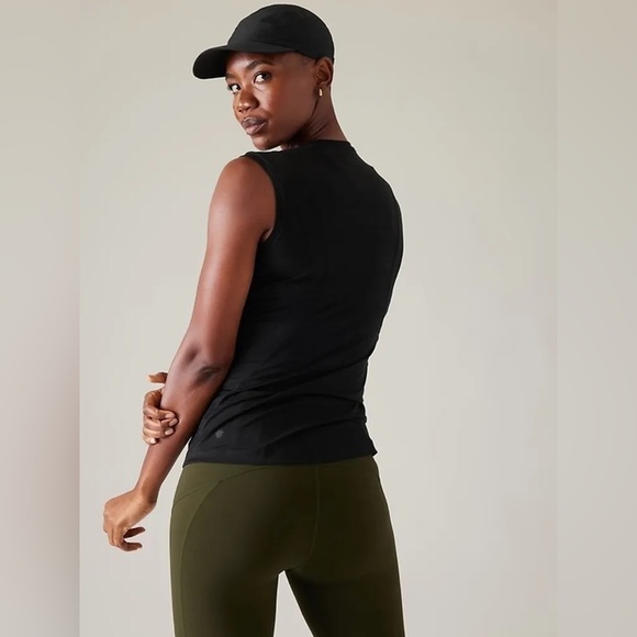 ATHLETA Pacifica Illume UPF Fitted Tank In Black - Picture 3 of 6